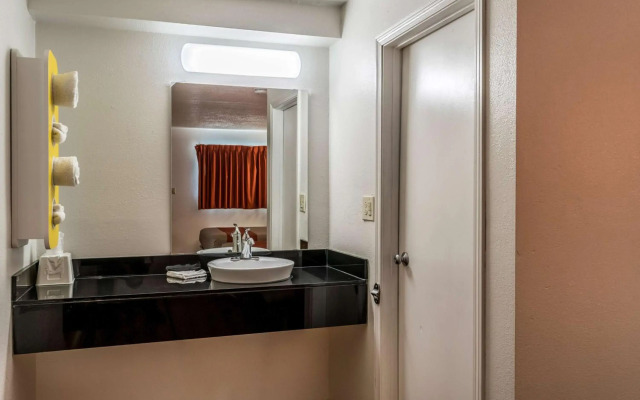 Motel 6 Florence, KY - Cincinnati Airport
