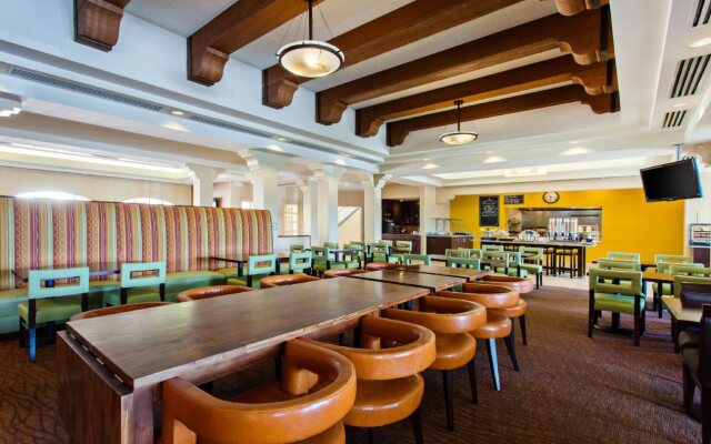 Hilton Garden Inn Valencia Six Flags