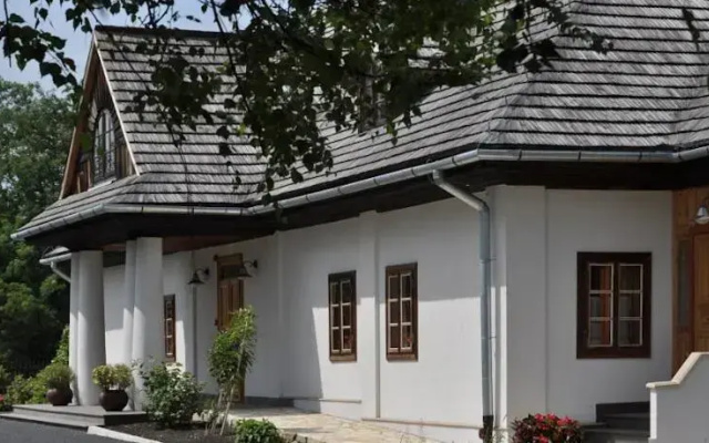 Zajazd-Camping-Skansen Pastewnik