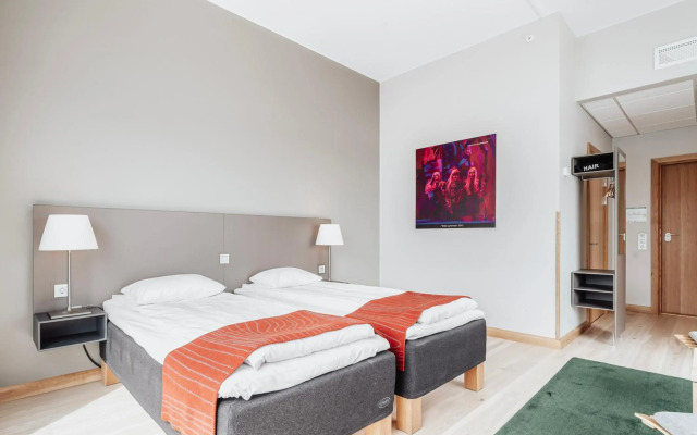 Wood Hotel by Frich's