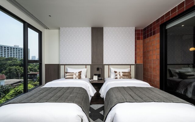 We Hotel Riverfront