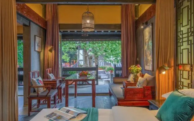Lijiang Ten Courtyard Inn