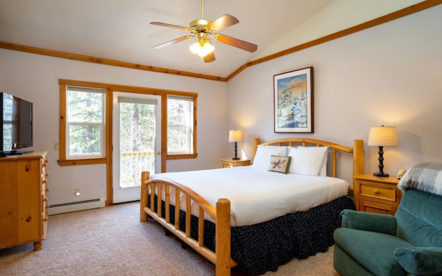 Skidder Trail Family Lodge 4 Bedroom Home by RedAwning