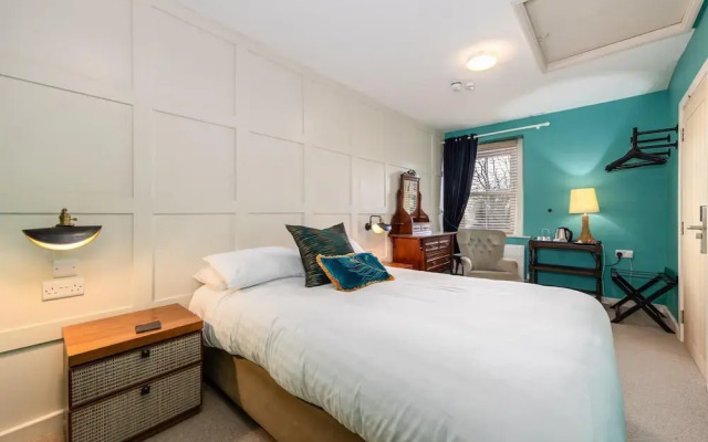 The Red Admiral Hotel