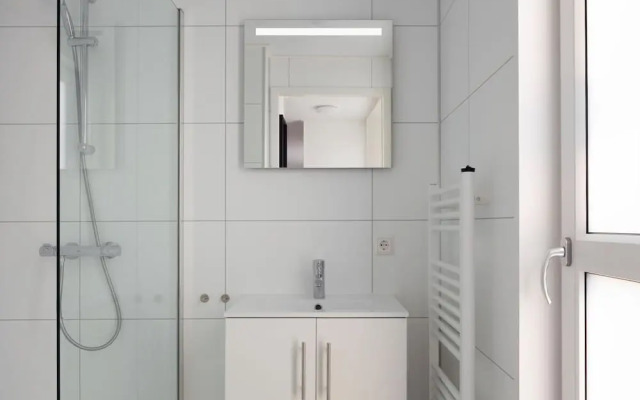 Lodge in Nieuwvliet-bad Near the Beach