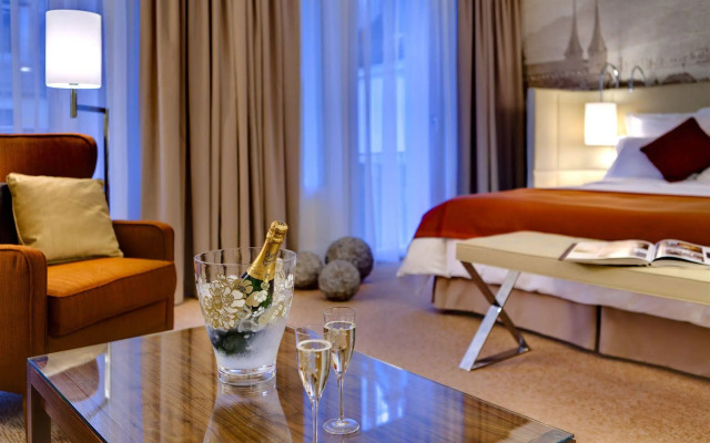Renaissance Lucerne Hotel