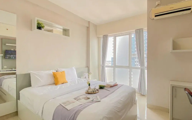 White Toned Studio At Apartment Taman Melati Margonda
