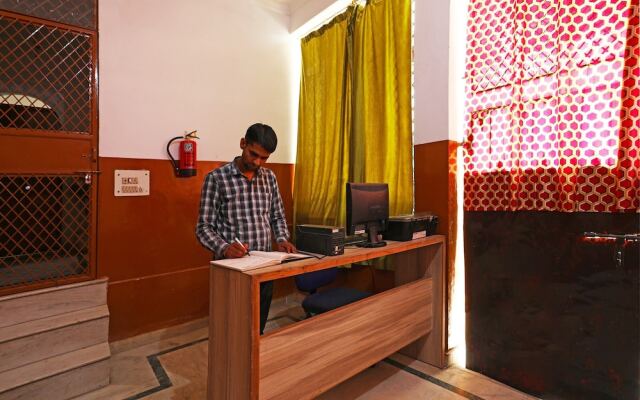 Hotel Black by OYO Rooms