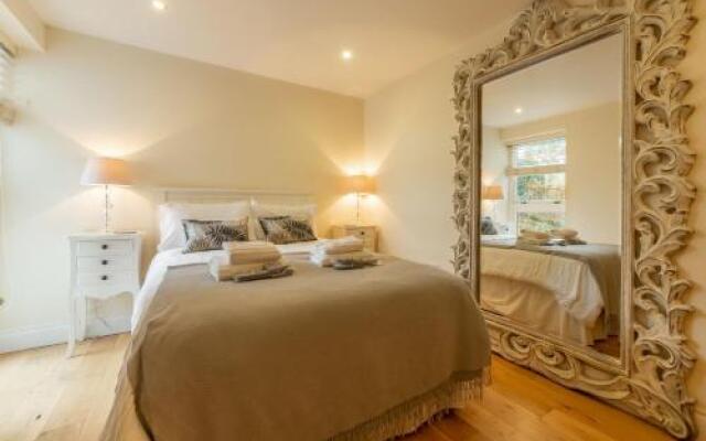 6 Sandy Lane