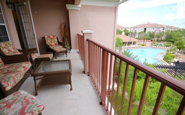 Pool View Penthouse - New! 3 Bedroom Home by Redawning