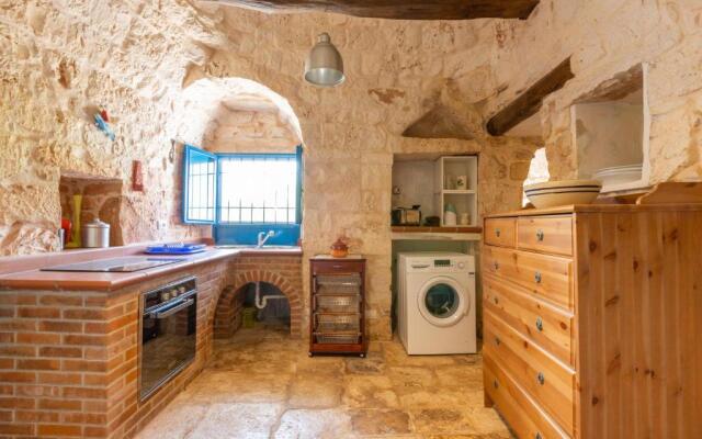 2496 Trullo Chiaro di Luna by Perle di Puglia