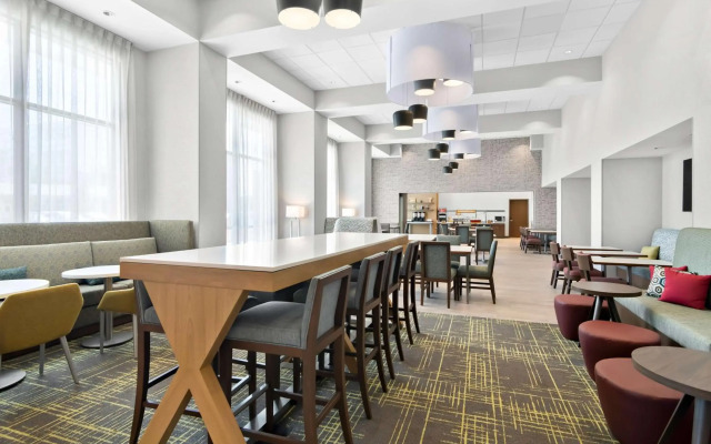Hampton Inn & Suites Chicago Medical District UIC