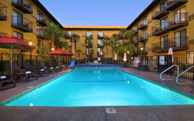 Oxnard Inn Lancaster