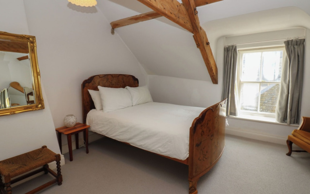 Cross View Cottage