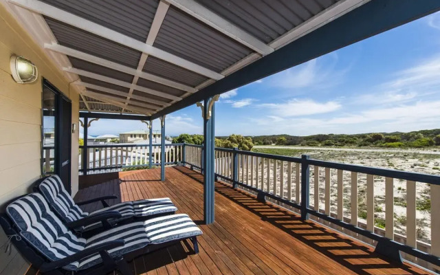 Sea Change - Spacious Family Holiday Accommodation Pet Friendly