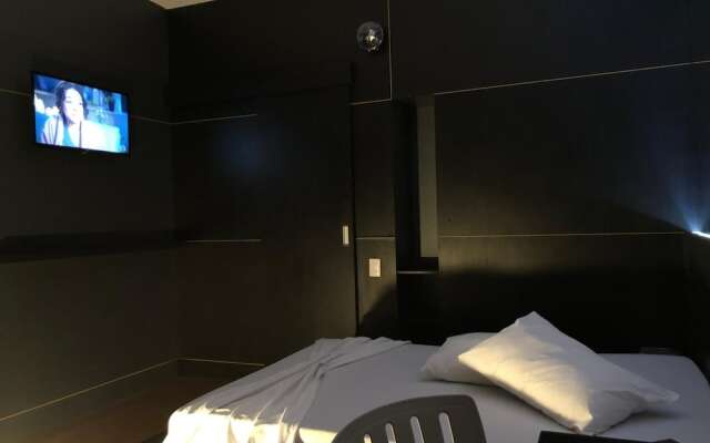 SNOB Motel
