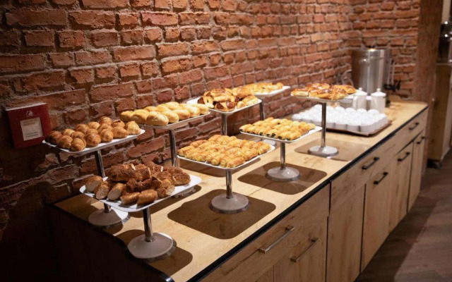 Grand Aras Hotel & Suites