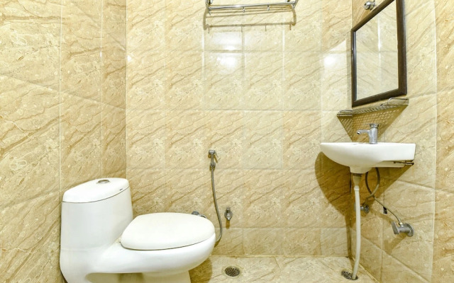 Fabhotel Sanjay Palace