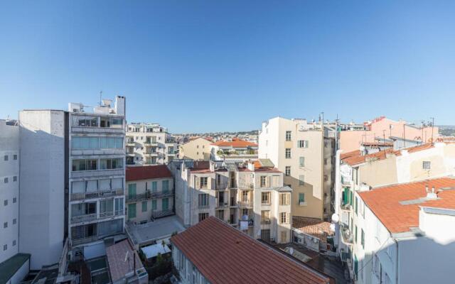 SMARTBNB - Dernier etage Ascenseur - 1 min Plage et Zone Pietonne