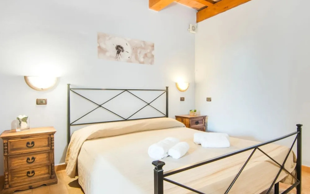 Agriturismo in the Appenines with Covered Swimming Pool & Hot Tub