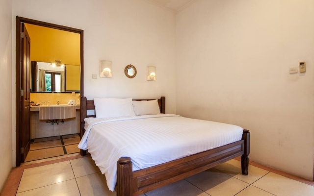 PB - 6BR- V1 & V3 6BR Private Pool Villa, Walk to Seminyak Beach – Guest Rooms – Kerobokan Kelod