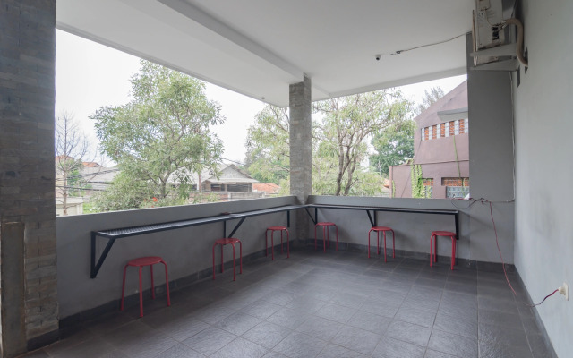 RedDoorz near Exit Toll Pasteur 4