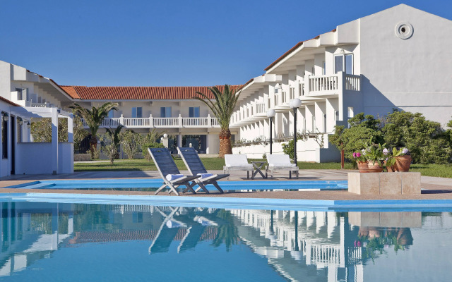 Mrs Chryssana Beach Hotel
