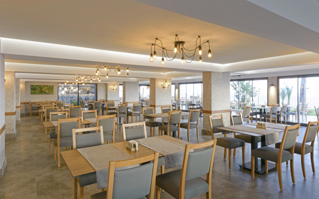 Floria Beach Hotel