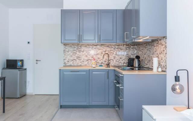 WaterFront City Apartments by UrbanRent