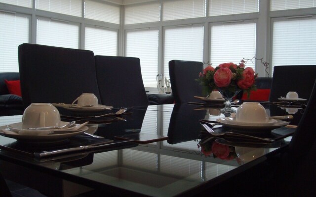 Lindhome Guest House Bed  Breakfast