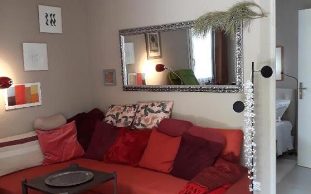 Petit appartement au calme proche des festivals
