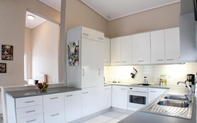 Stunning Home in Chalkida With 3 Bedrooms and Wifi