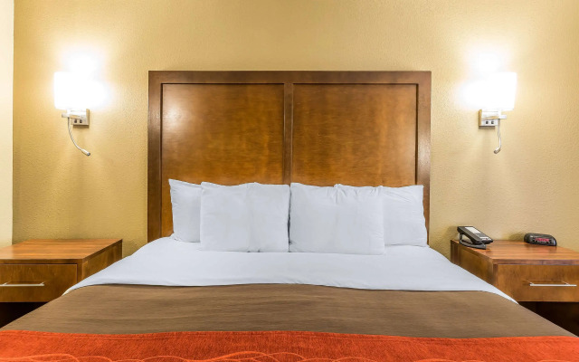 Comfort Inn & Suites Dalton West