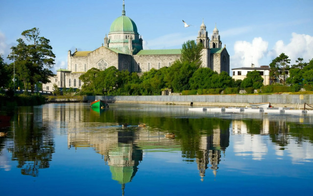 Eyre Square Hotel