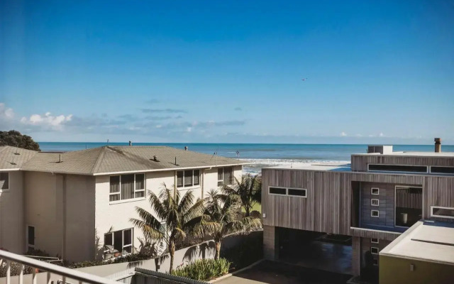 Beach House on Hamblyn