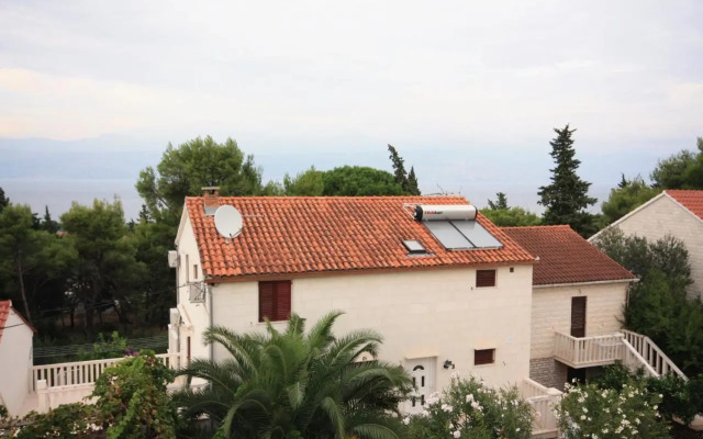 Apartments with a parking space Supetar, Brac - 5670
