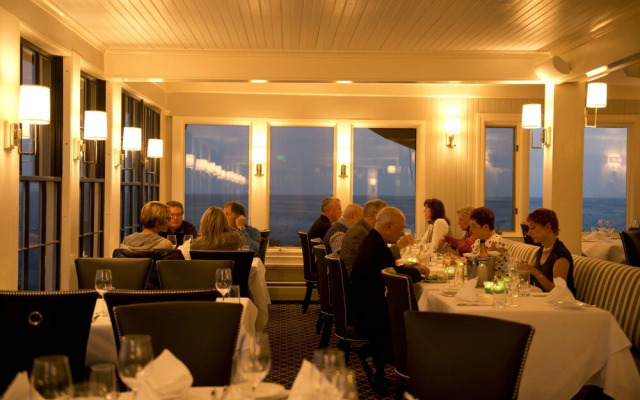 Cape Arundel Inn - Club House