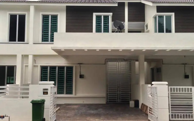 Persona Holiday Home