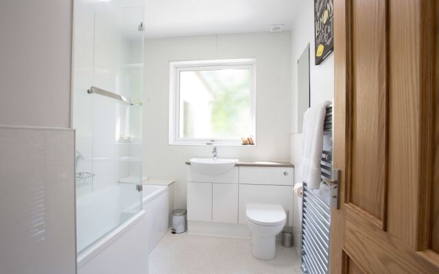 Juniper Hill, Loch Achilty