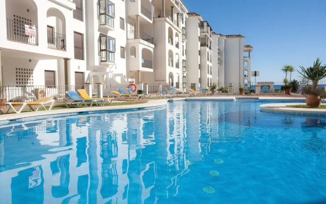 Lovely 2-bed Apartment in Marina de la Duquesa
