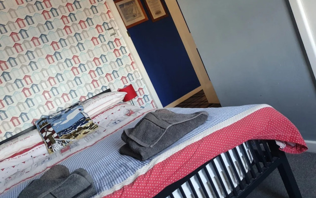 The Hut Sea Front Inn