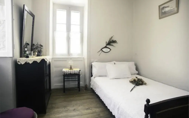 House 1910 by Zante Plaza