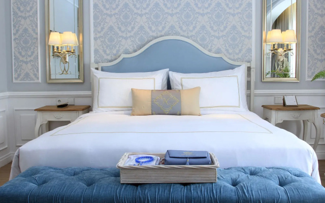Noor Hotel