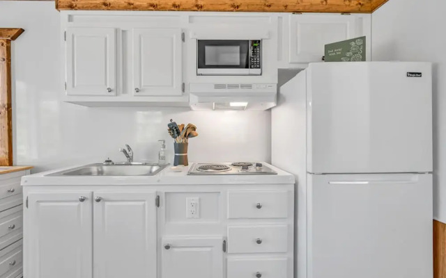 Aqua Lodge Rentals At Coconut Cay
