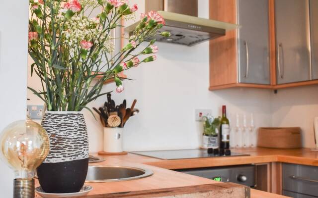 Bright 1 Bedroom Apartment in Seven Dials