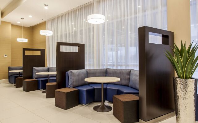 Courtyard by Marriott Montreal West Island/Baie D'Urfe