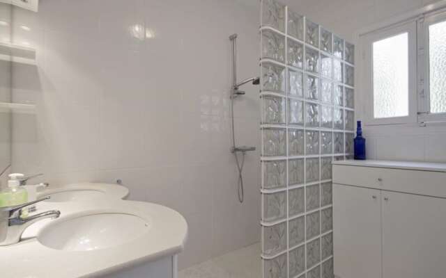 Villa - 3 Bedrooms with Pool, WiFi and Sea views - 106384