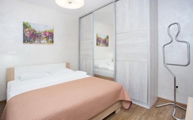 Roomer (Rumer) on Euphrosyne Polotskaya Street 5