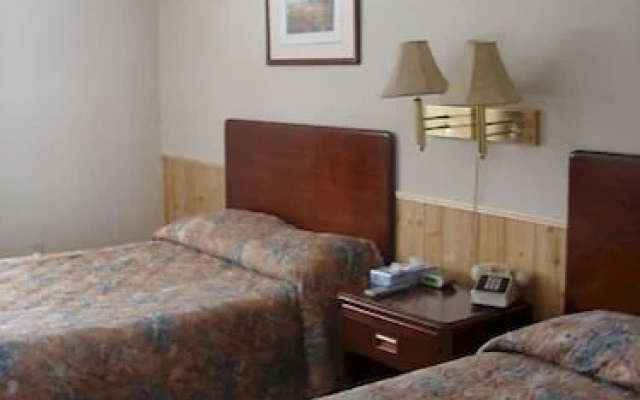 May's Polynesian Motel