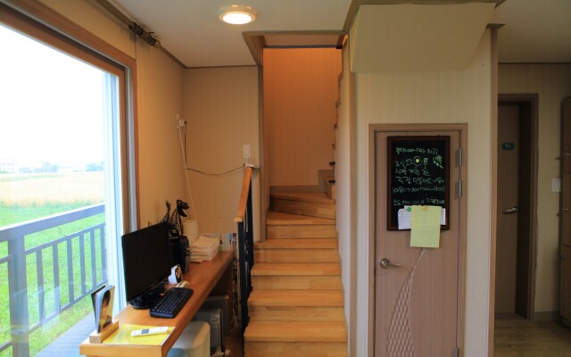 Jeju Gillime Guesthouse & Pension